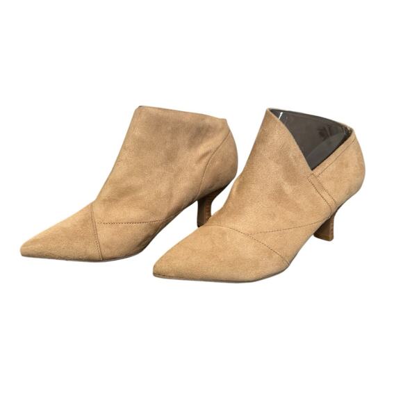 NIB! Adrianna Papell Hayes Ankle Boot in Oat Micro Suede - Size 7.5 - Picture 8 of 14